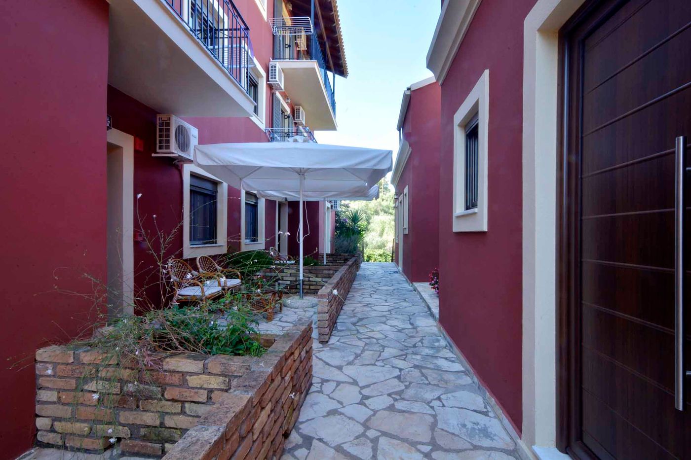 Chrismos-Luxury-Suites---Studios-Room-7