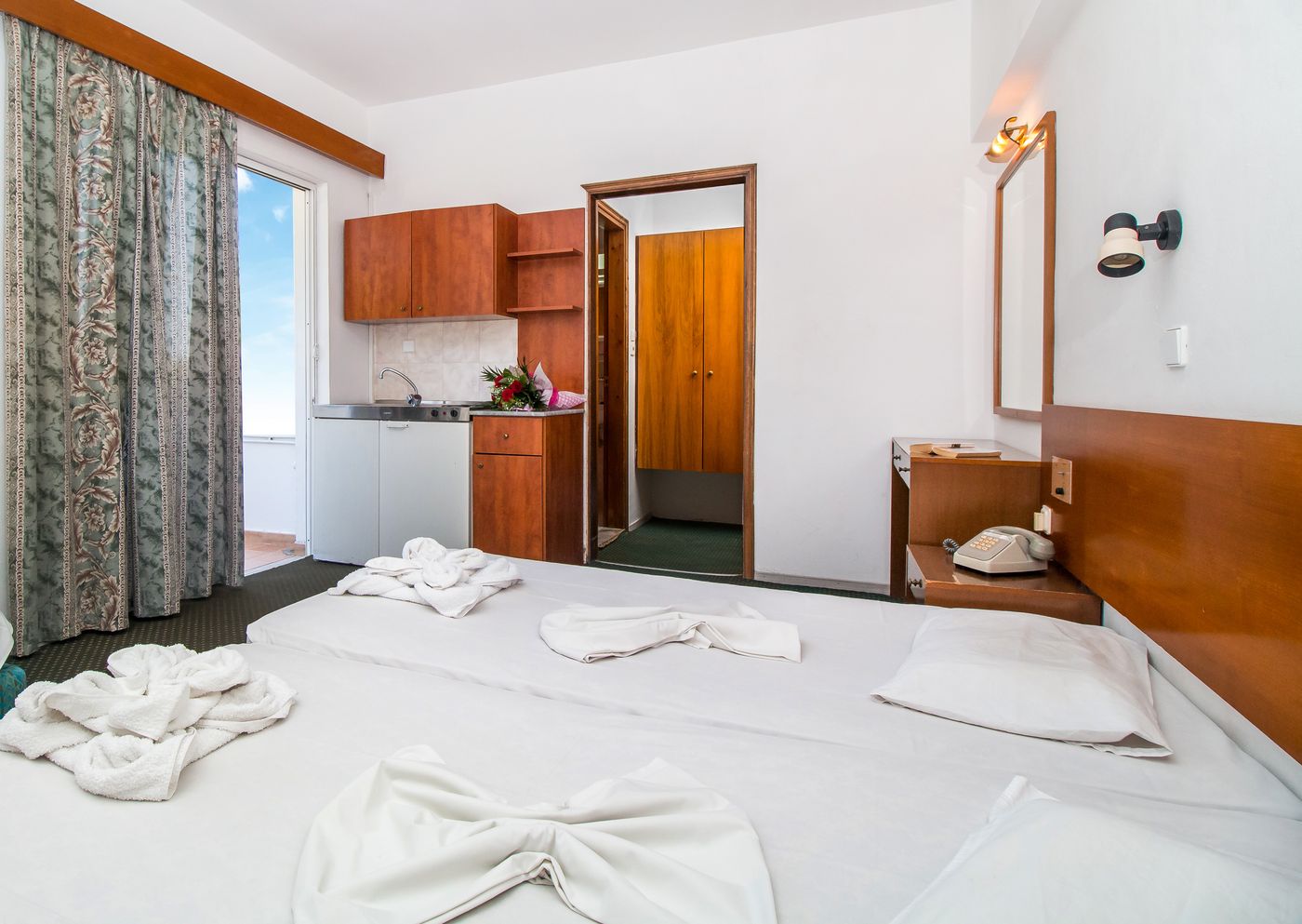 Achousa-Hotel--Room-24