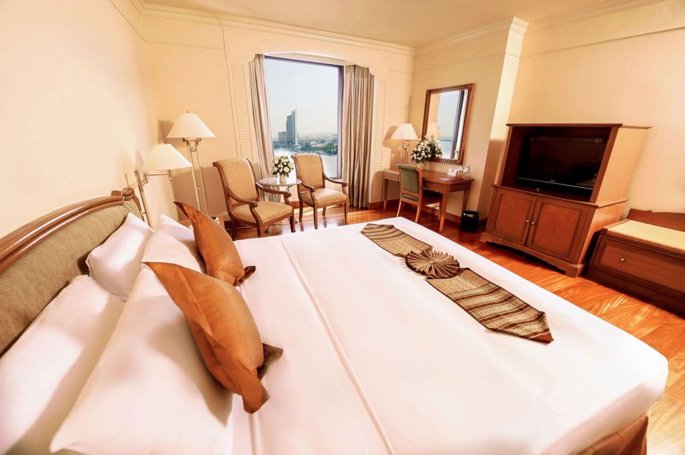 Montien-Riverside-Bangkok-Hotel-Room-22