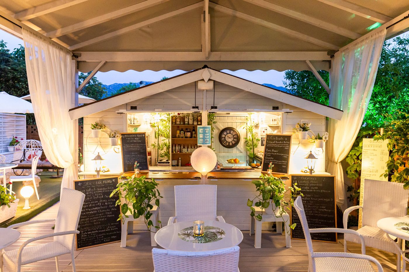 V-A--Boutique-Apartments-and-Suites-Restaurant-24