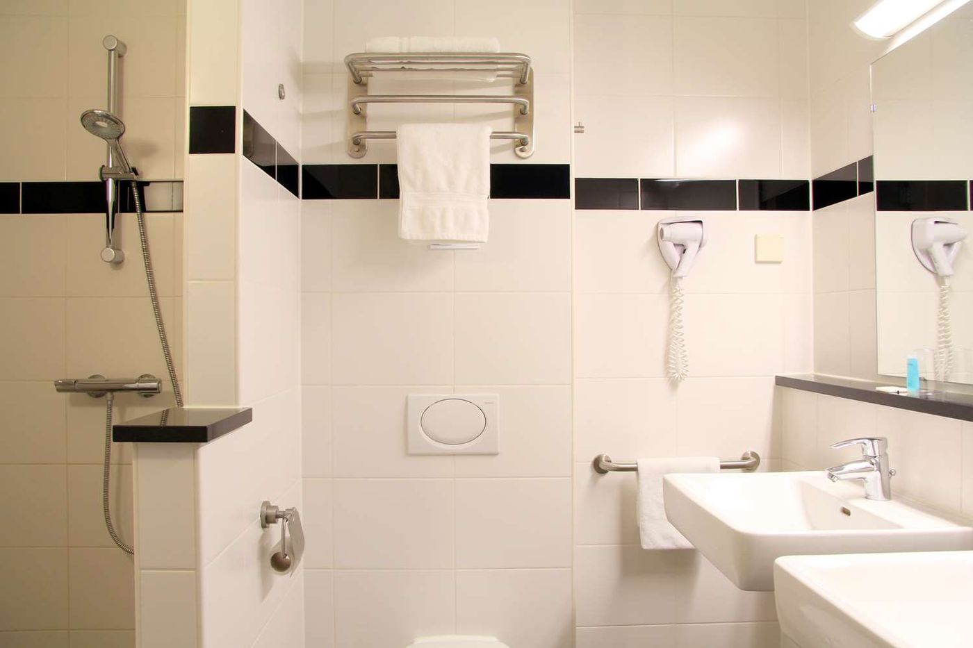 Best-Western-Plus-Amsterdam-Airport-Hotel-Room-14