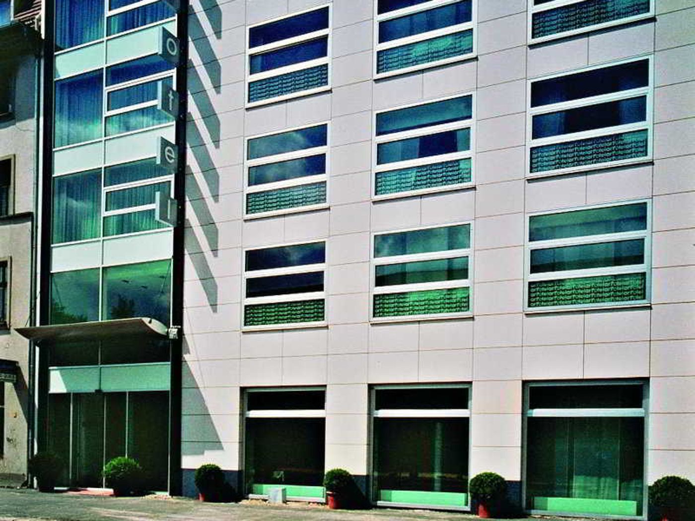 art-otel-berlin-mitte-powered-by-Radisson-Hotels-General-view-7