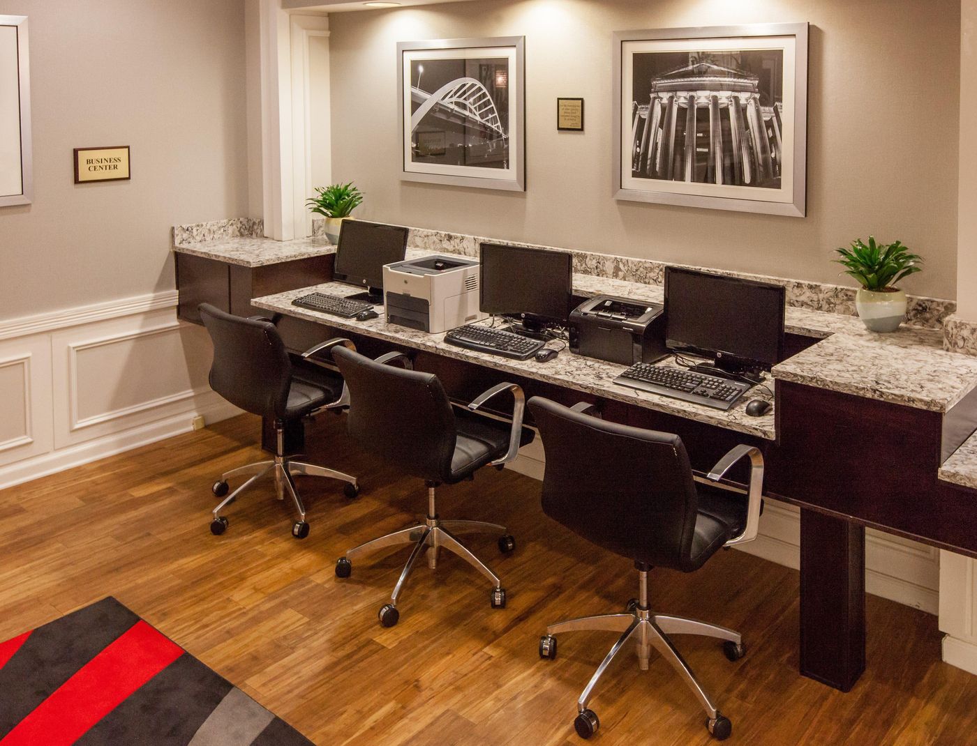 Holiday Inn Express Nashville Downtown - Broadway-United States-NASHVILLE-General view-4