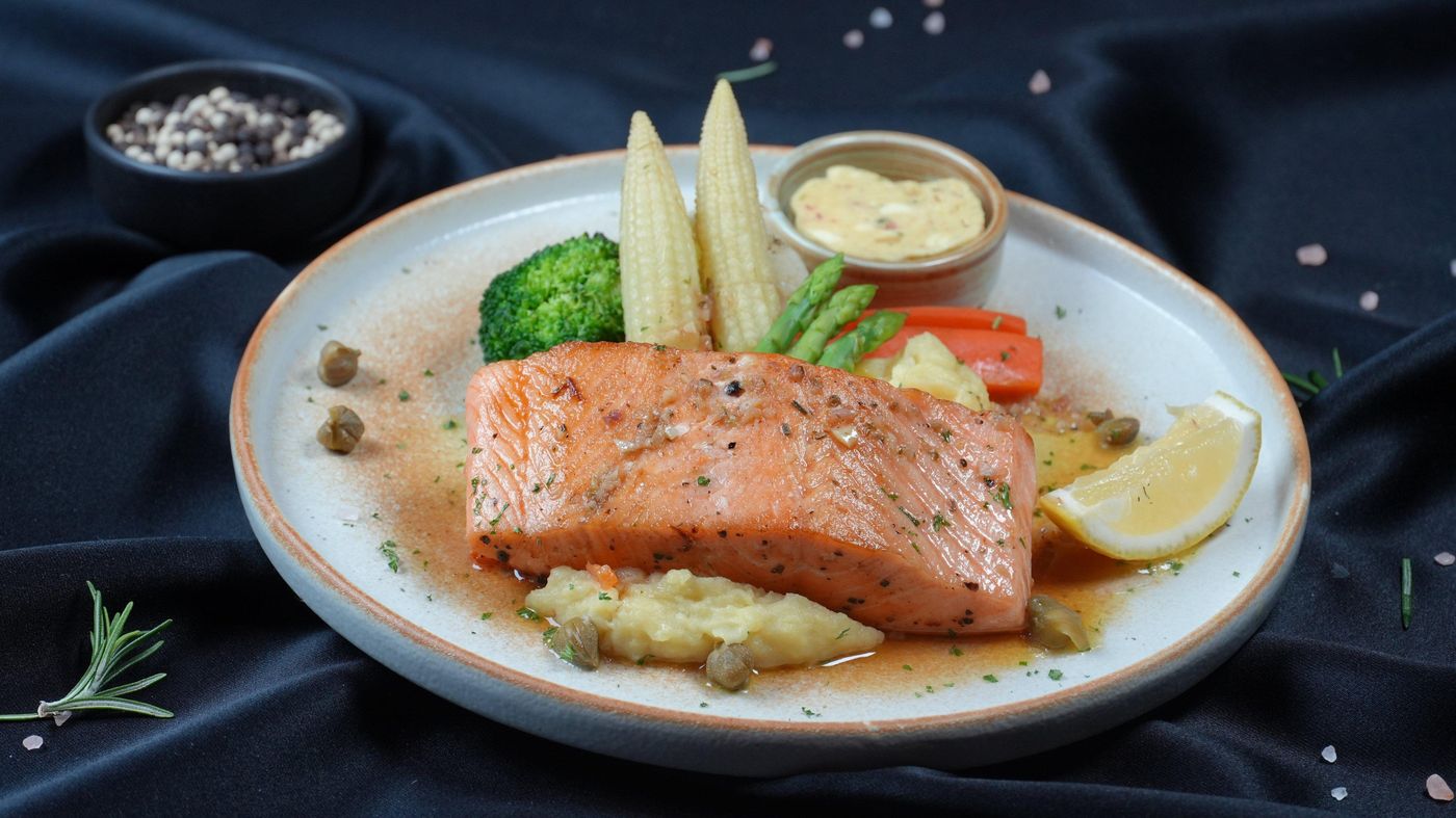 Holiday-Inn-Bangkok-Silom-Restaurant-58