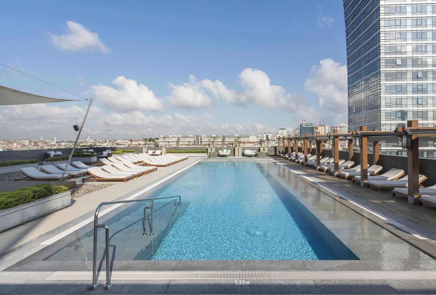 Hilton-Istanbul-Bomonti-Hotel---Conference-Centre-Sports-and-Entertainment-1