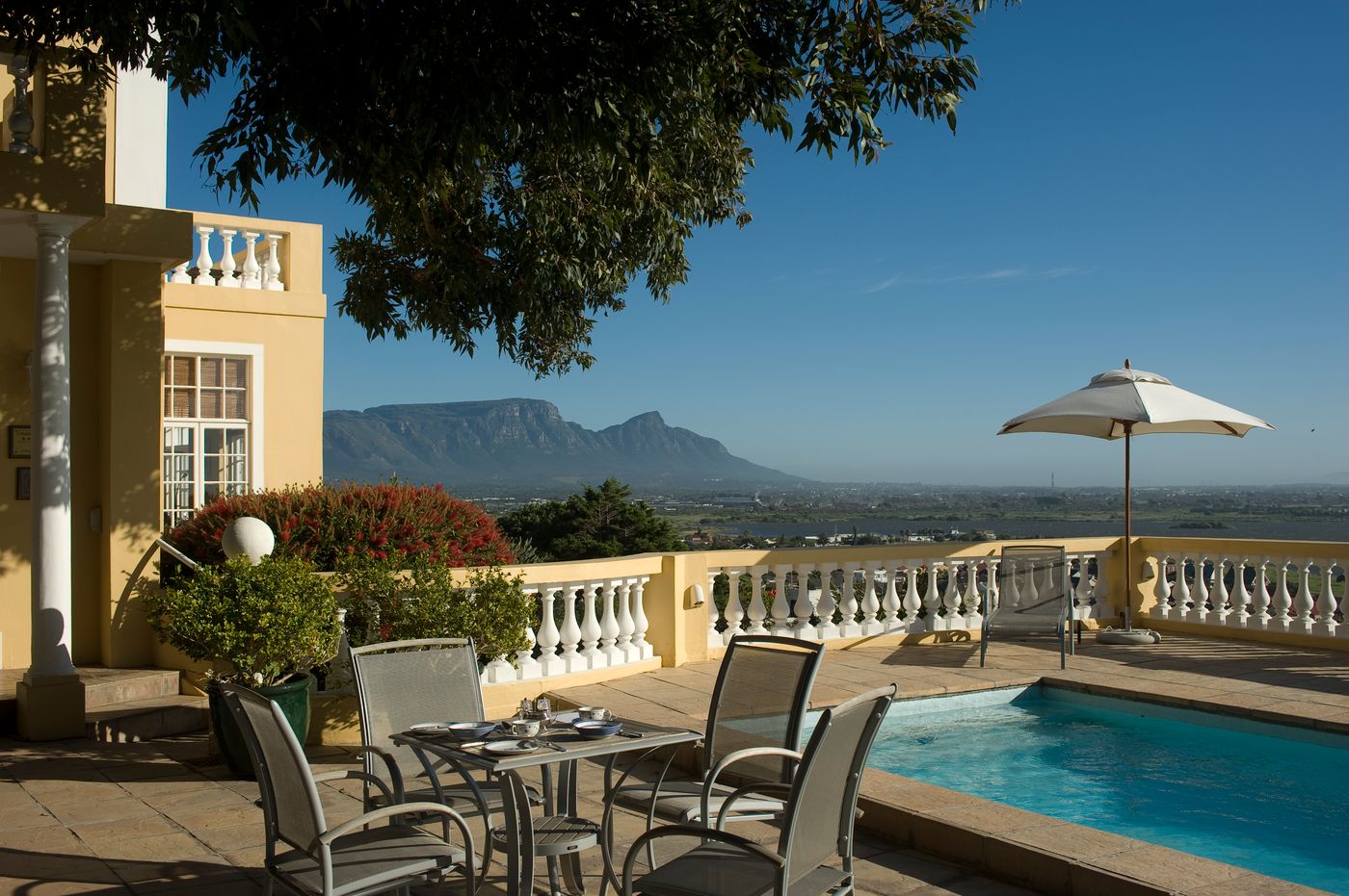 Colona-Castle-Pool-2