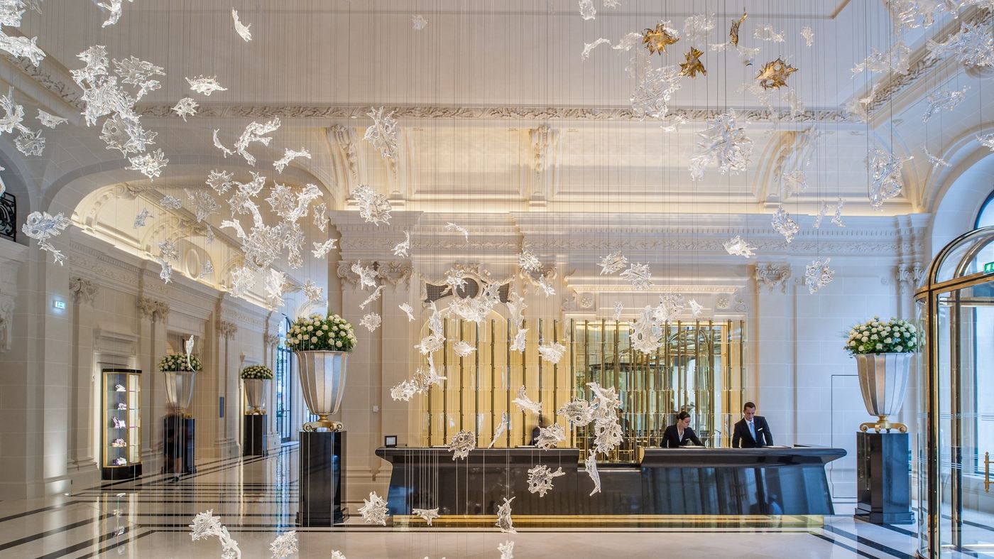 The-Peninsula-Paris-Lobby-18