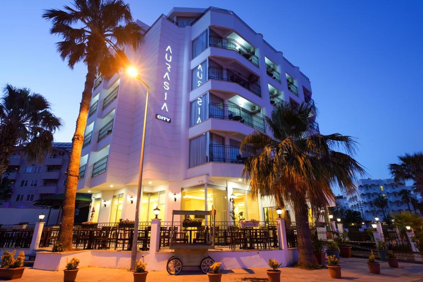 Aurasia Seaside Hotel