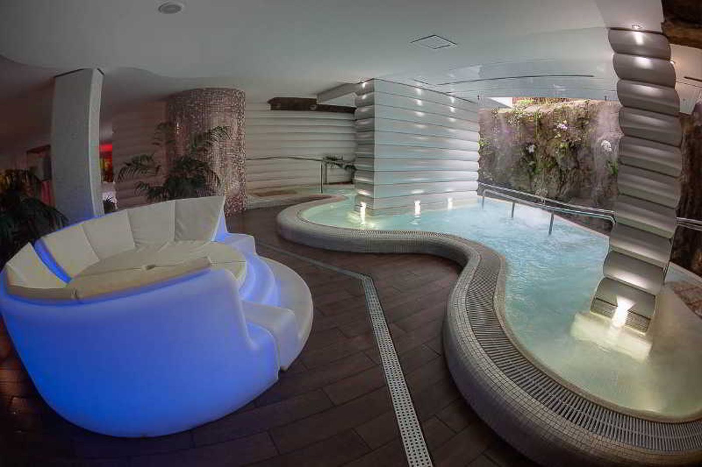 Bull-Dorado-Beach---Spa-Sports-and-Entertainment-31