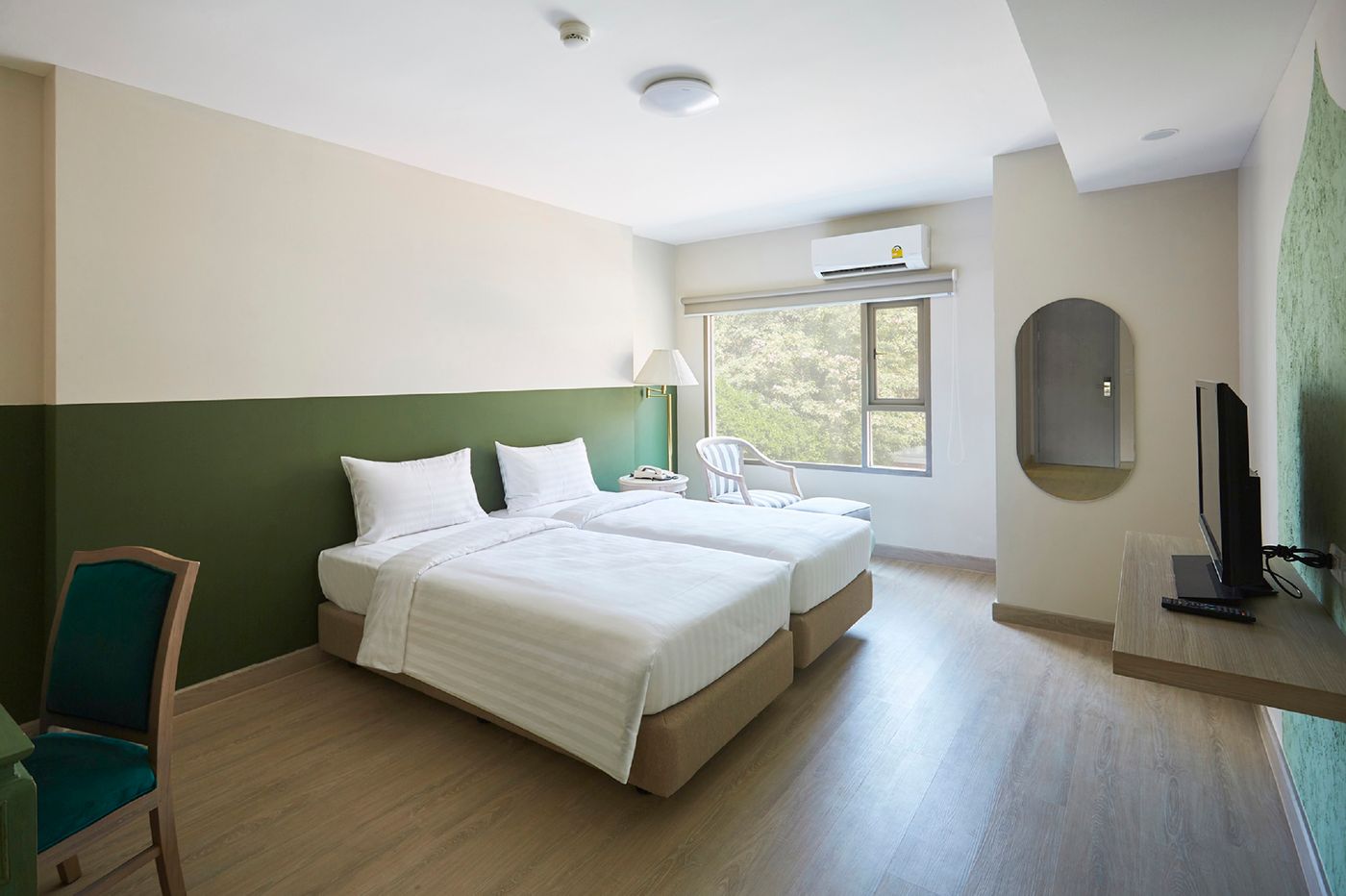 56-Surawong-Hotel-Bangkok-Room-11