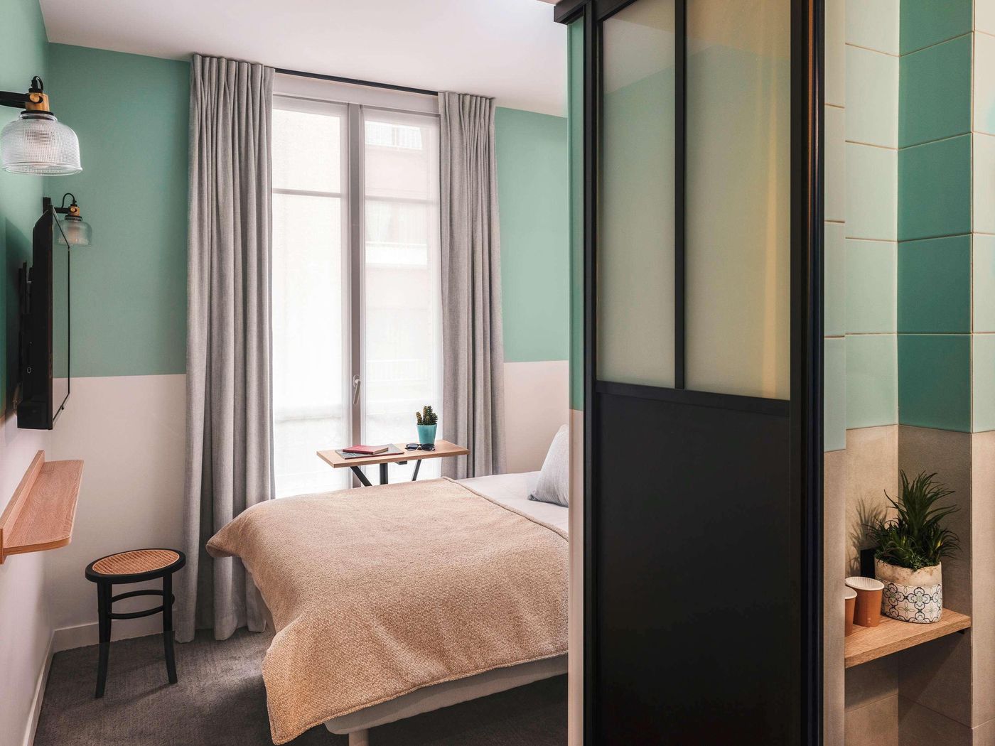 ibis-Styles-Paris-Montmartre-Nord-Room-34