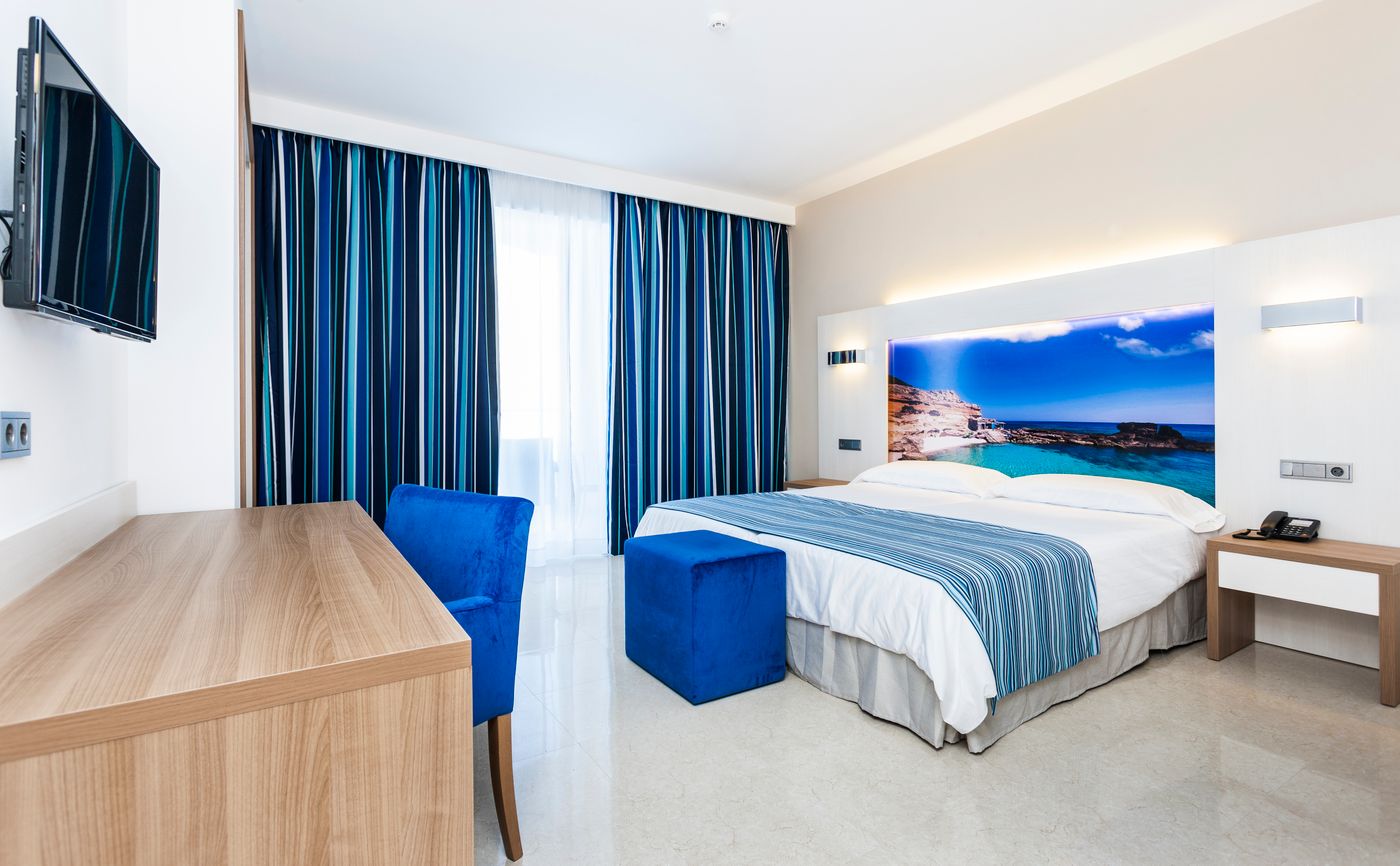 Globales-Playa-Estepona-Room-29