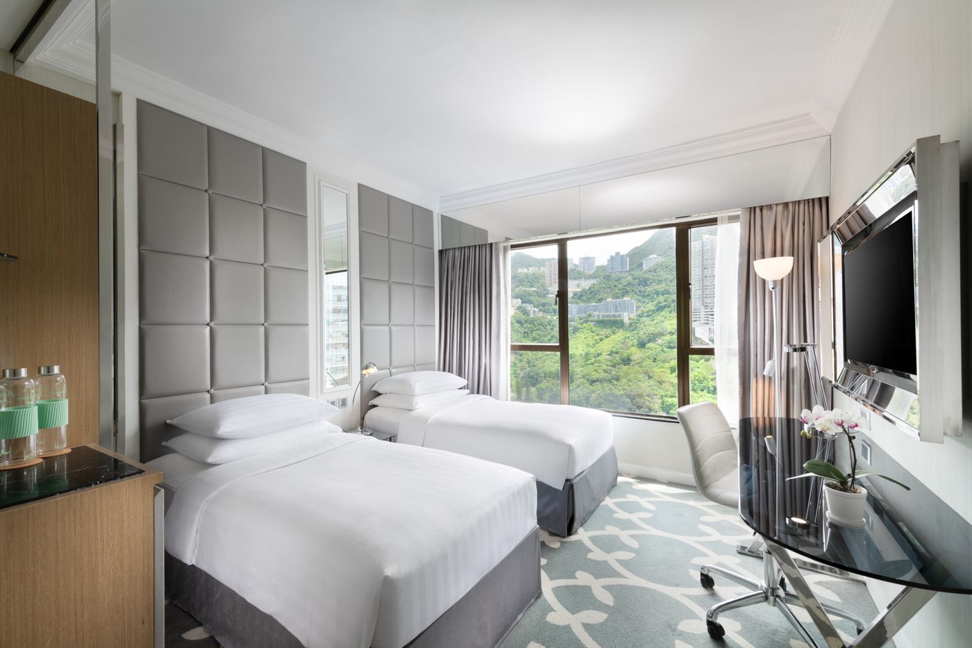 Dorsett-Wanchai--Hong-Kong-Room-6