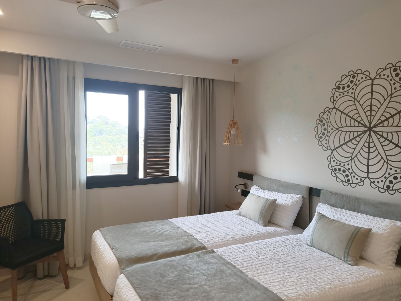 Giverola-Resort-Room-21