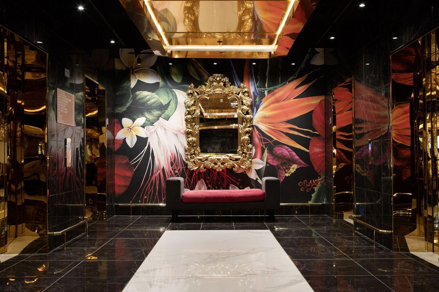 Hotel-Sky-Cape-Town-Lobby-45