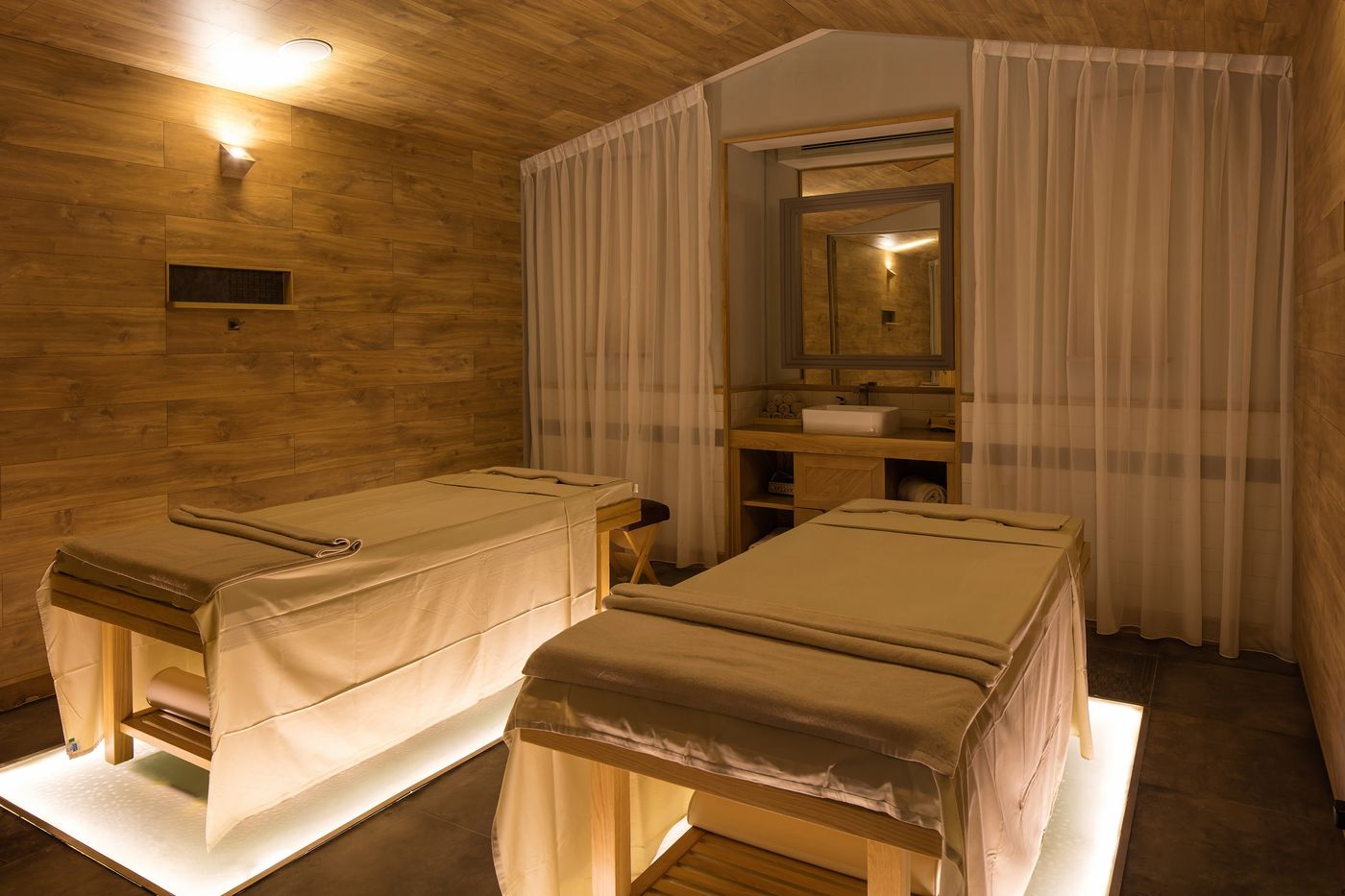 Fusion Suites Saigon-Vietnam-HO CHI MINH-General view-3