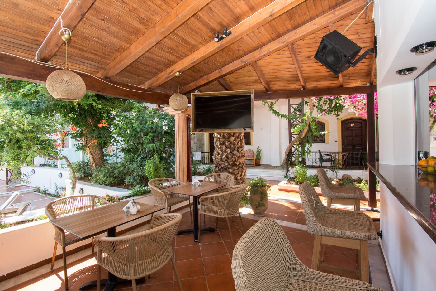 Rena-Apartments-Bar-11