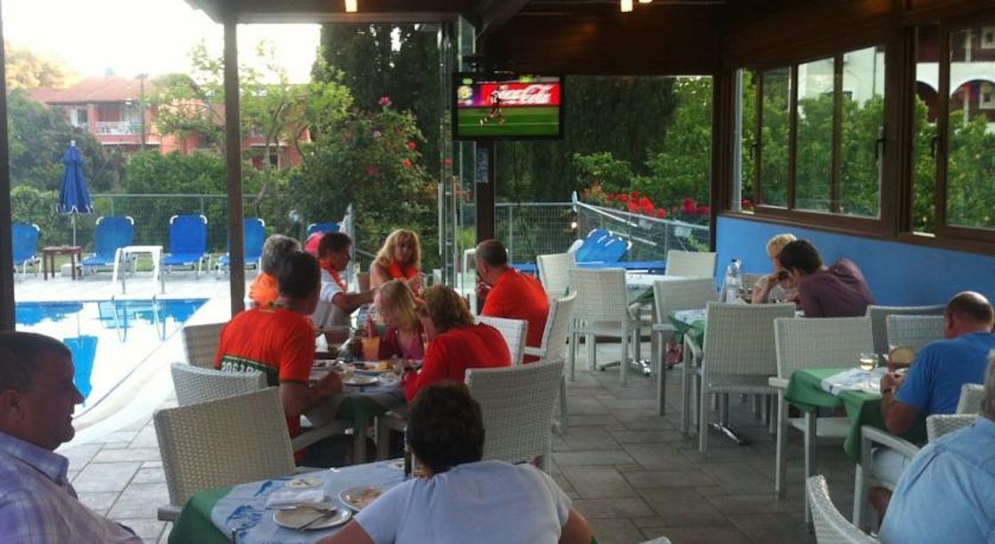 Irene-Apartments-Ag--Gordios-Restaurant-10