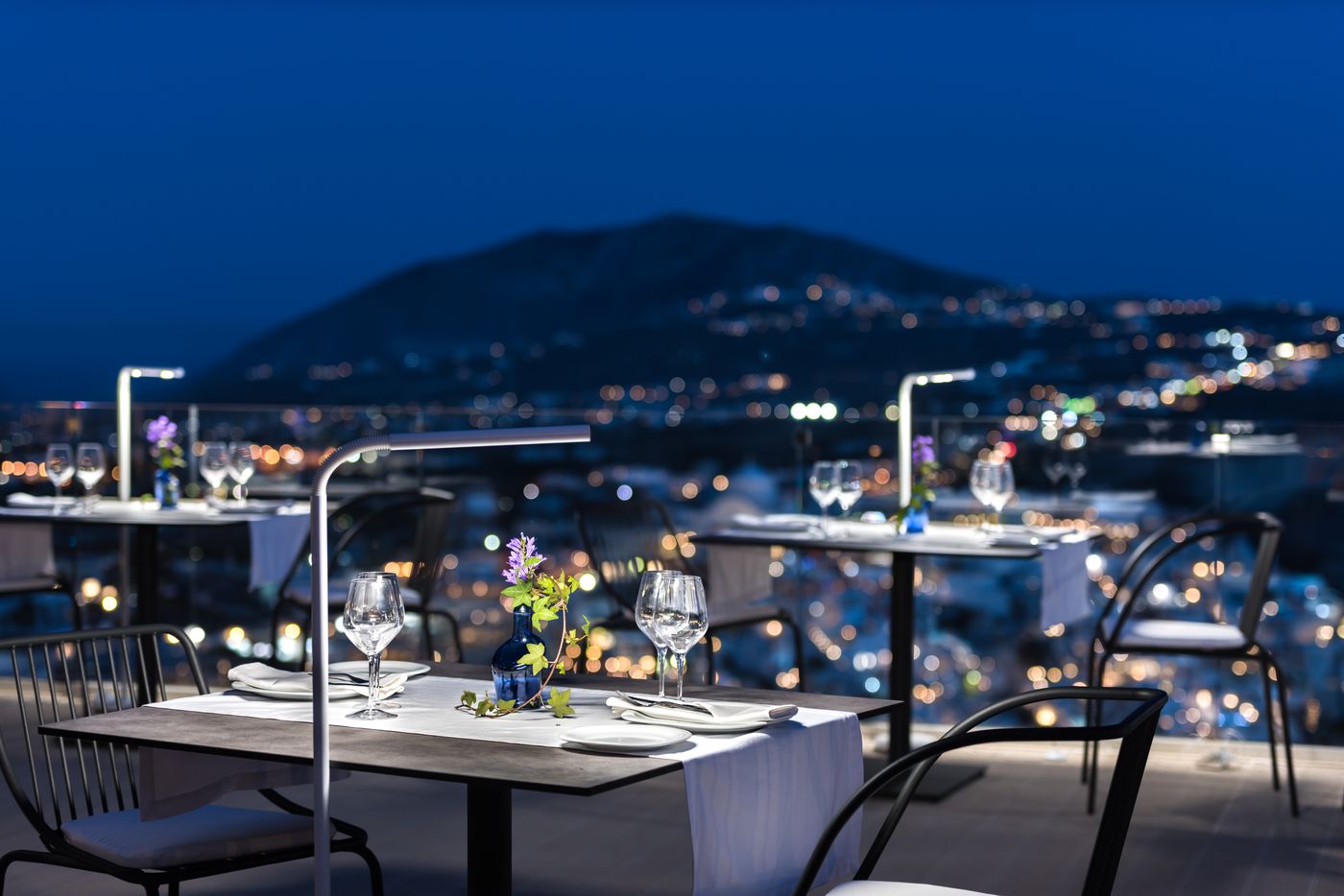 Mythical-Blue-Luxury-Suites-Restaurant-9