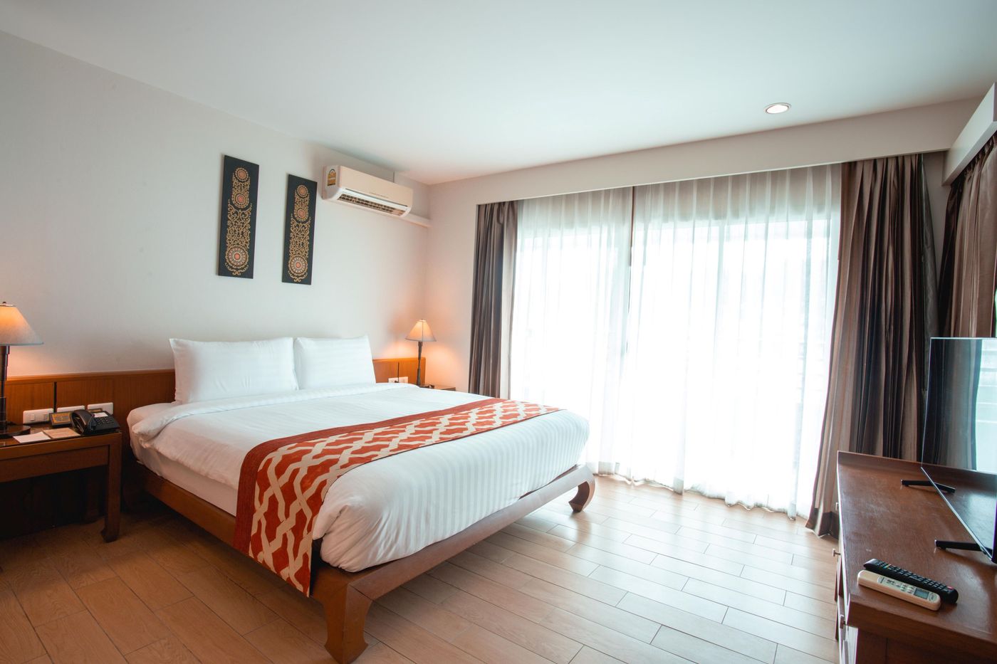 Royal-Paradise-Room-23