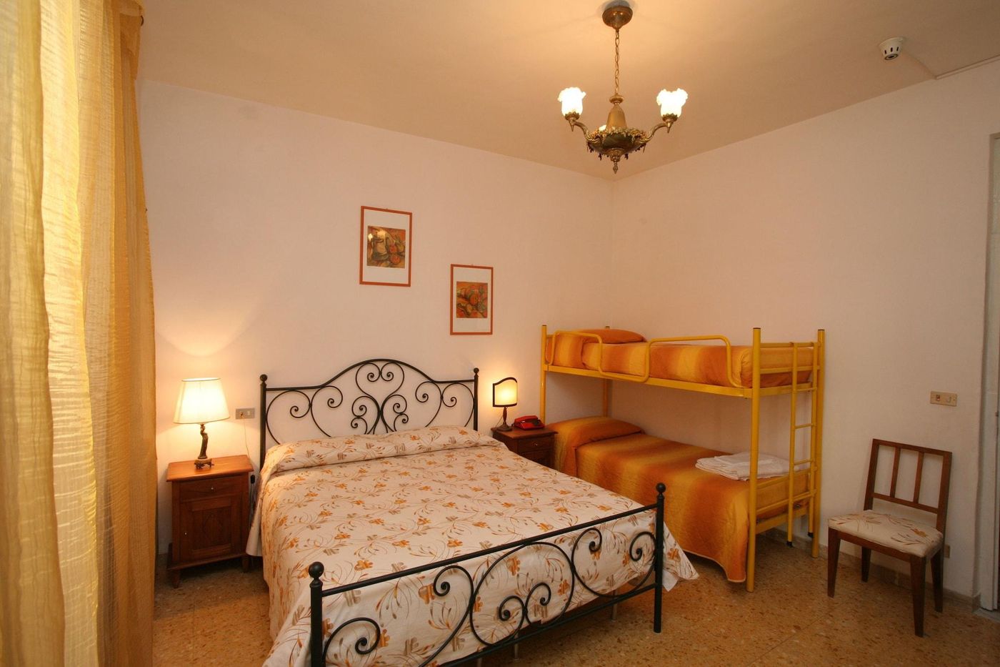 Hotel-Roma---Scanno-Room-16