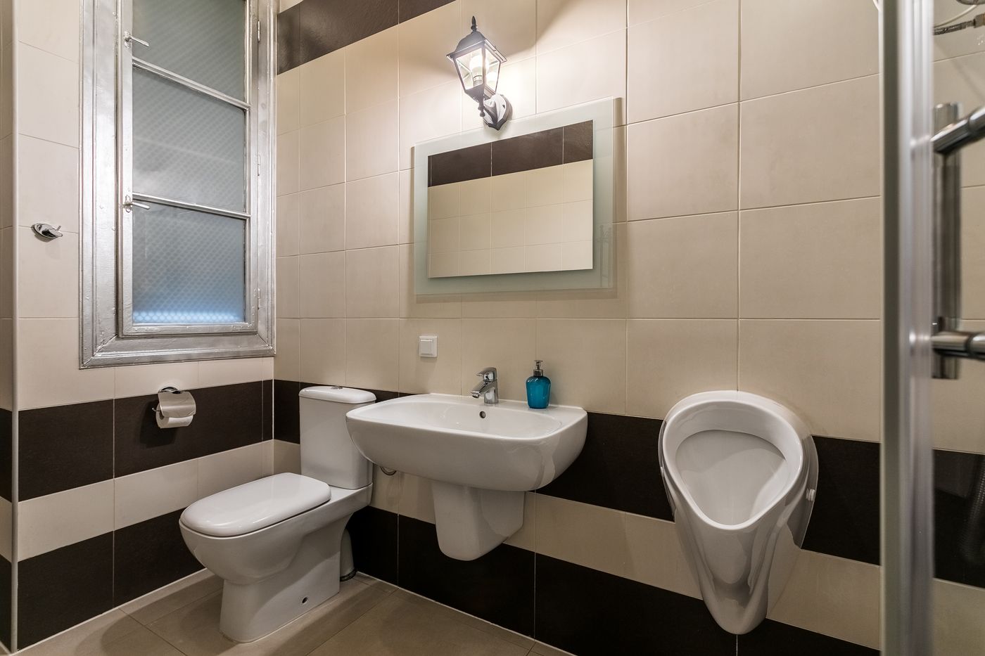 The-Spiski-Palace-Apartments-Room-52