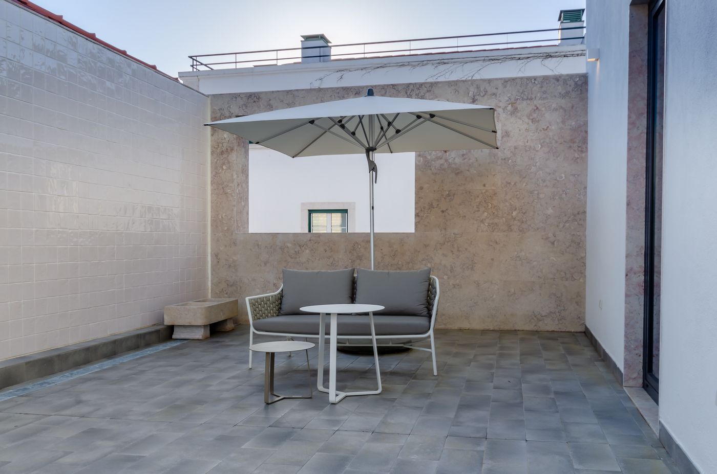 The-Emerald-House-Lisbon--Curio-Collection-by-Hilt-Room-74