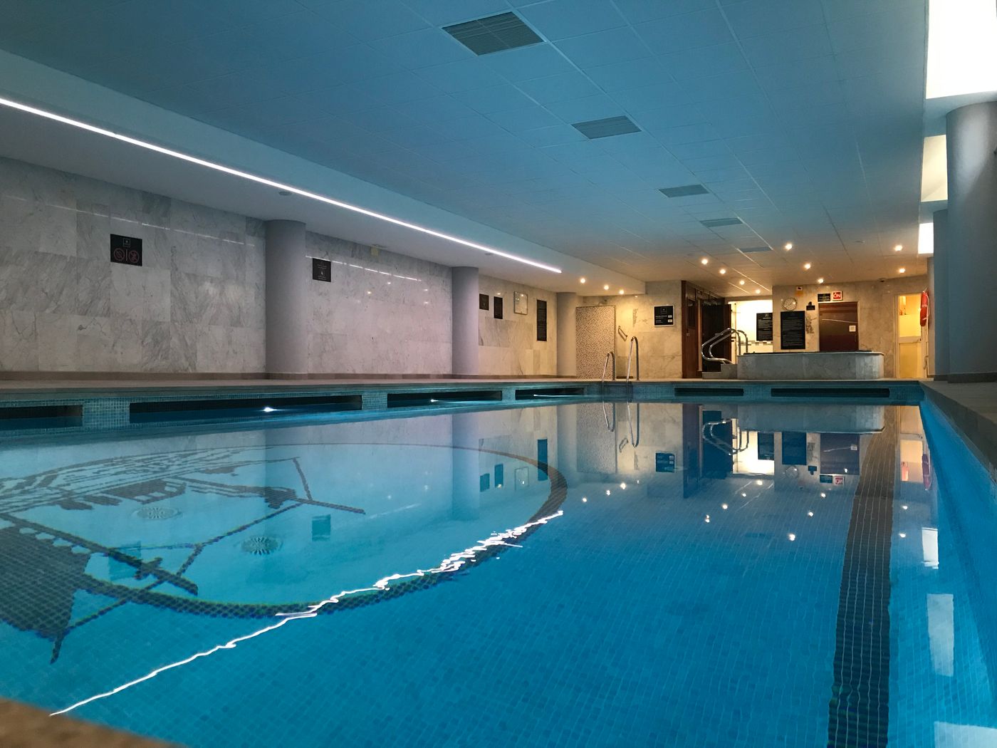 Macdonald-Dona-Lola-Pool-39