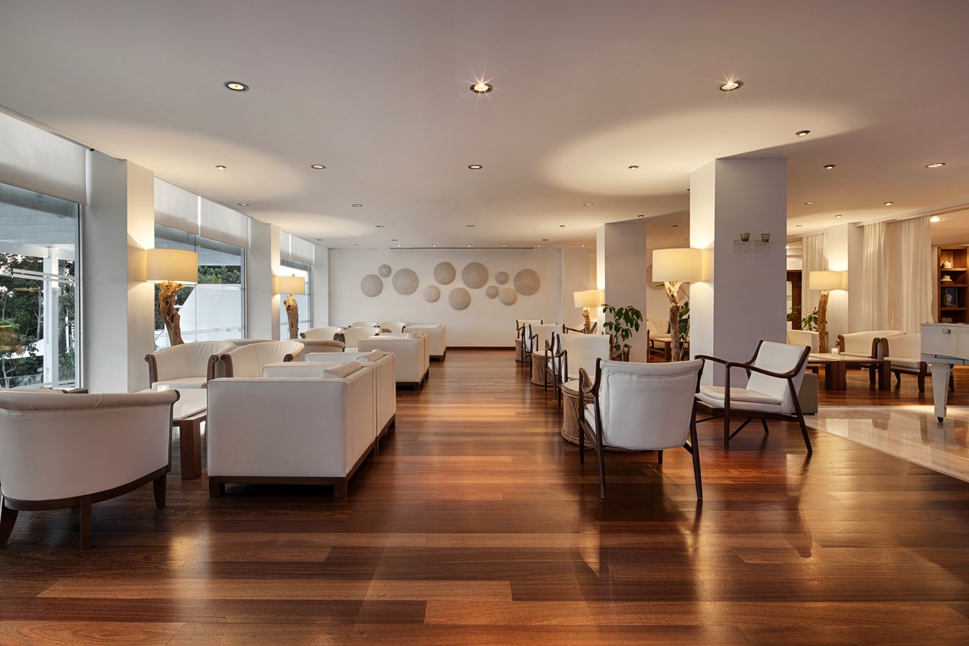 Grecian-Sands-Hotel-Bar-43