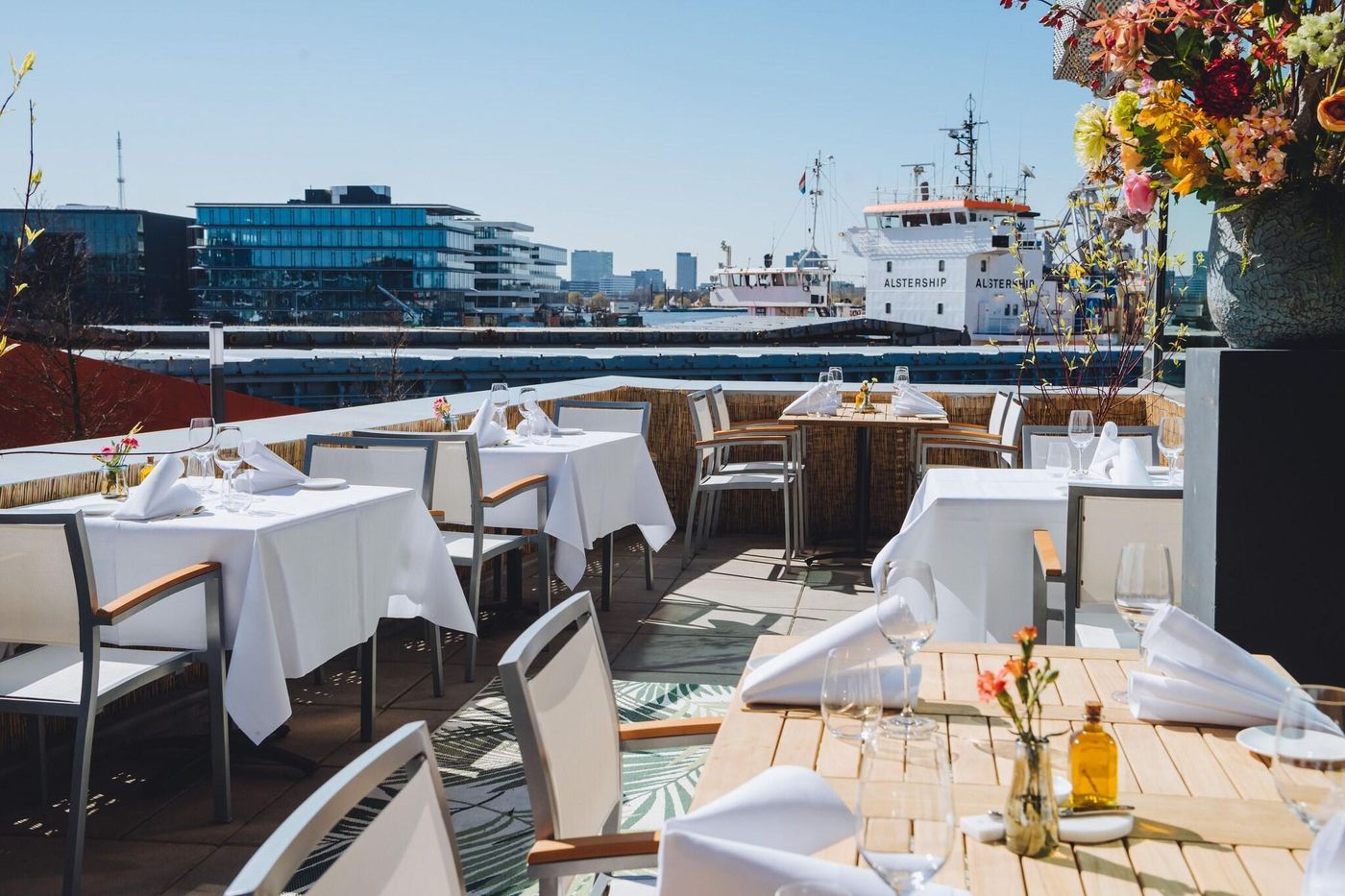 Moxy-Amsterdam-Houthavens-Restaurant-40