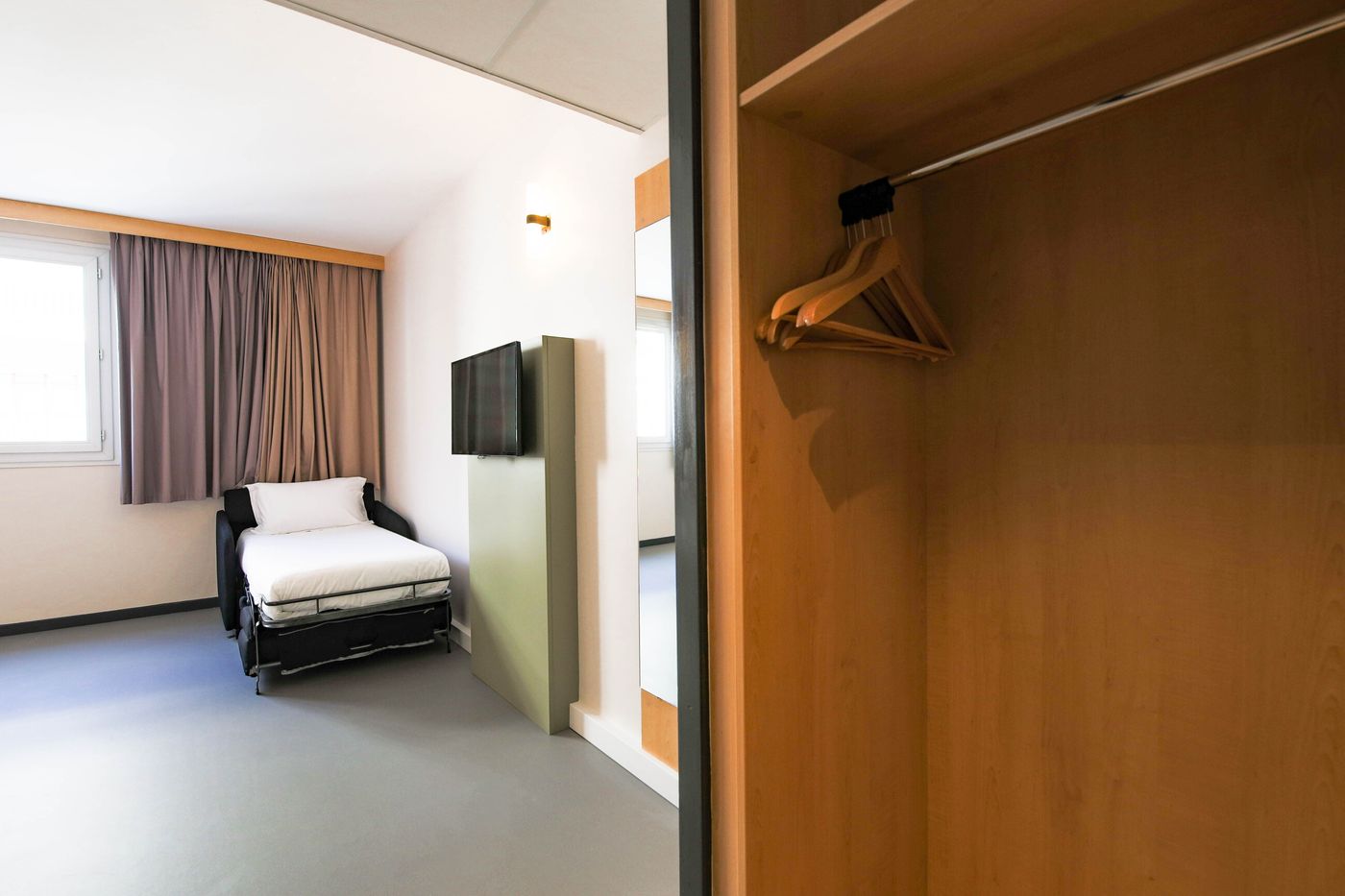 easyHotel-Nice-Palais-de-Congres-Room-28