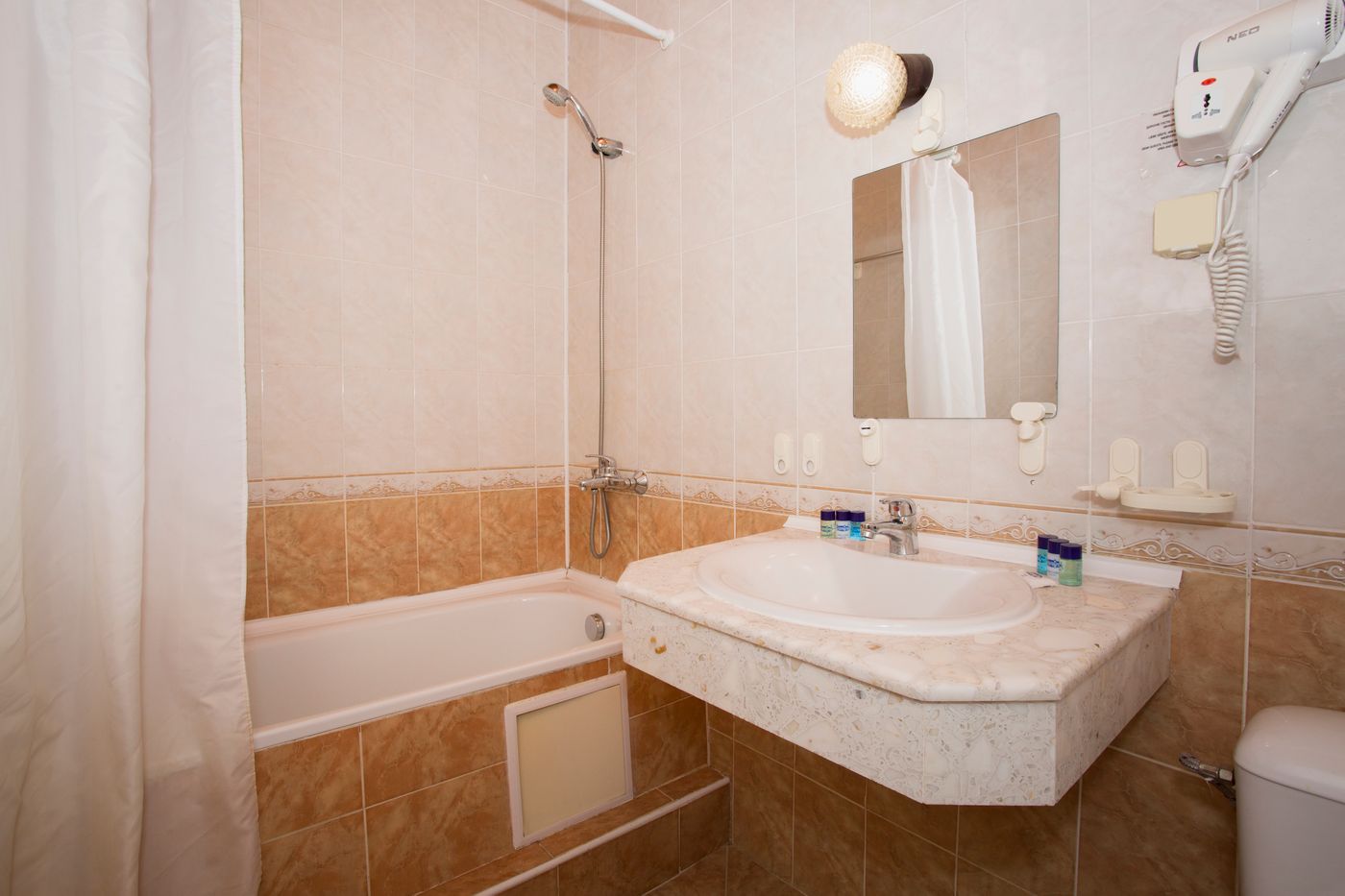 Elenite-Holiday-Village-Room-28