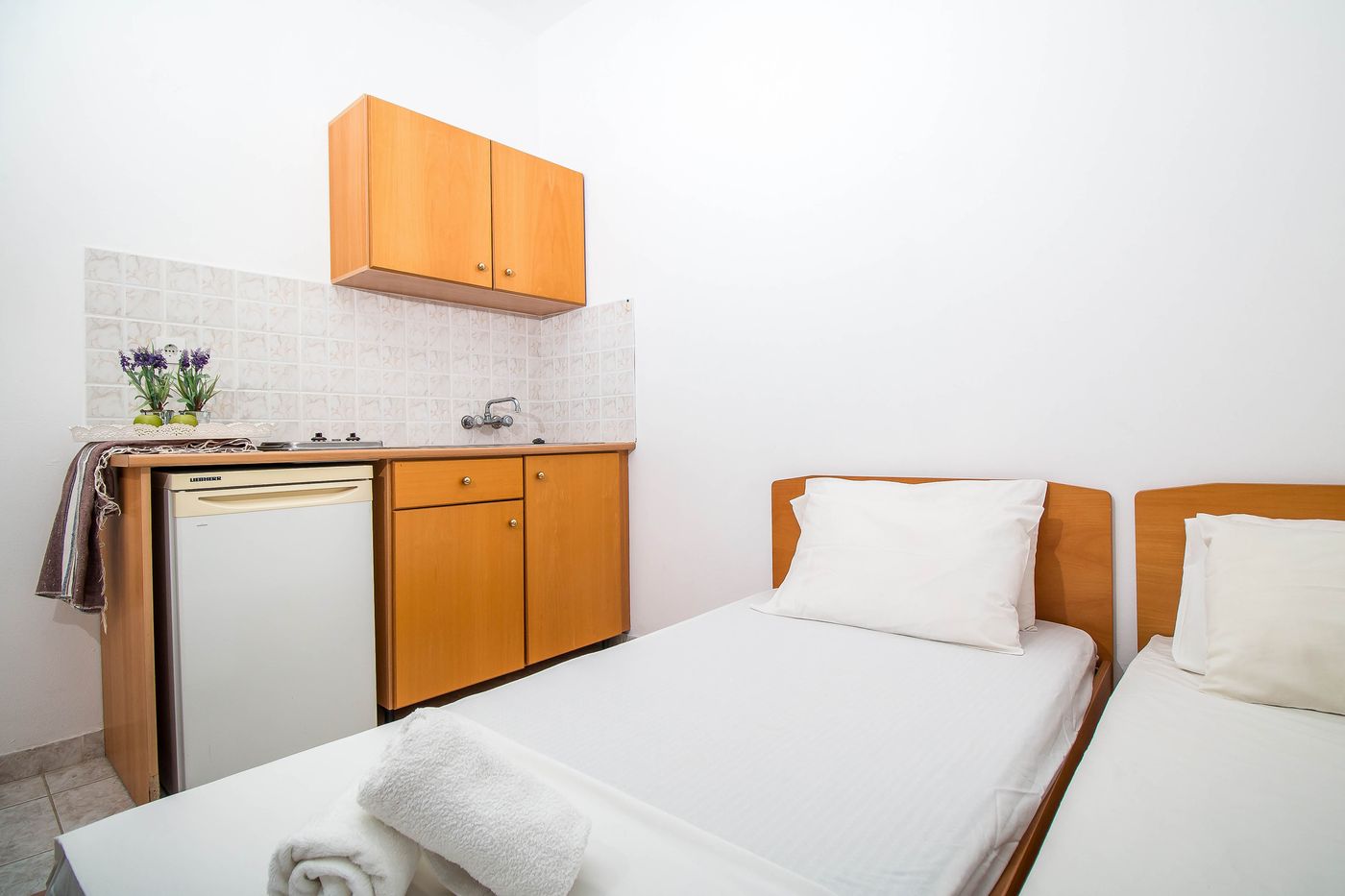 Kiras-Studios-Room-15