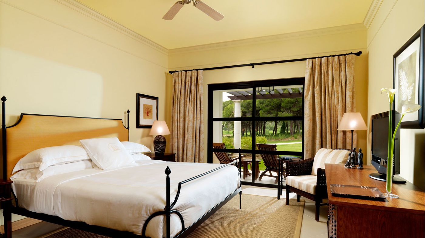 Pine Cliff Residence