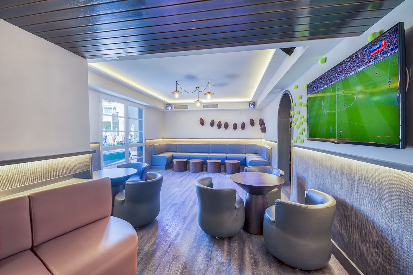 Hotel-LIVVO-Koala-Garden-Bar-50