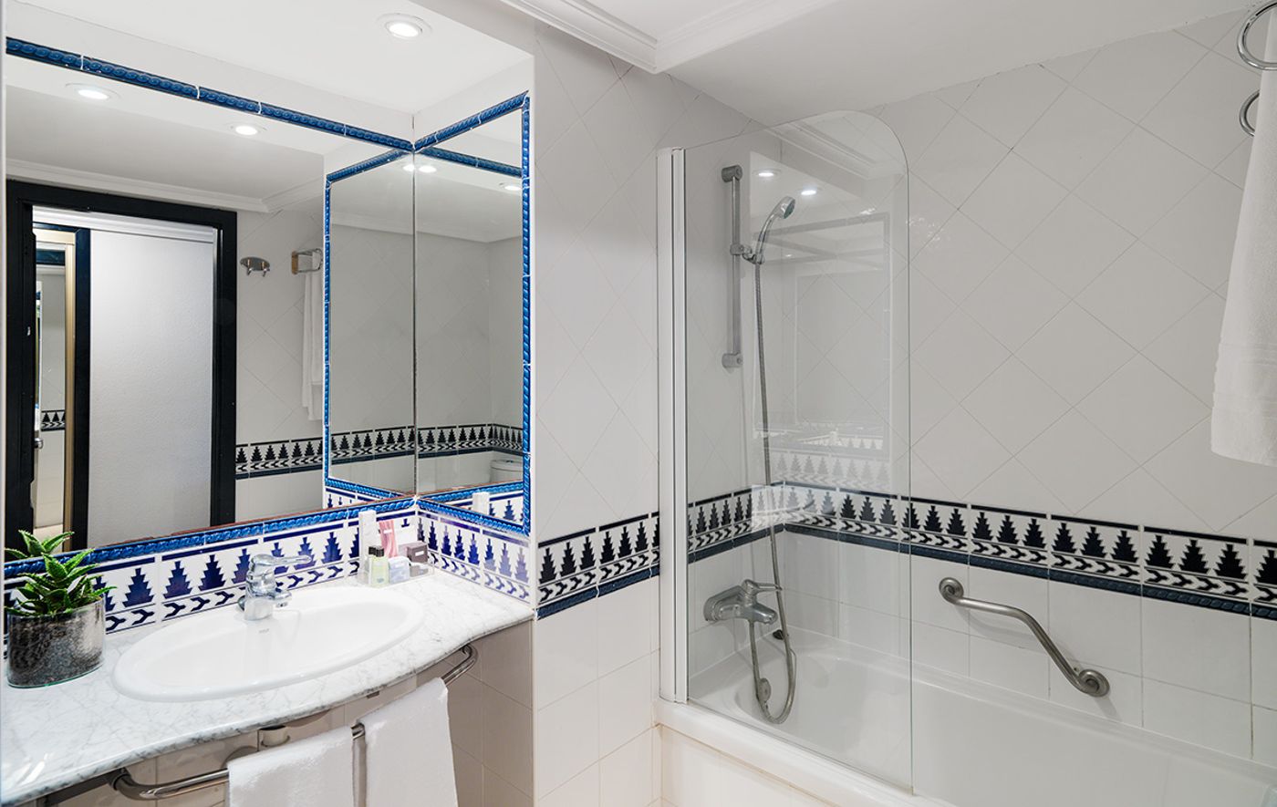 H10-Tenerife-Playa-Room-25