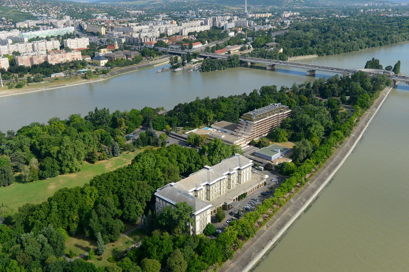 Ensana-Grand-Margaret-Island-General-view-4