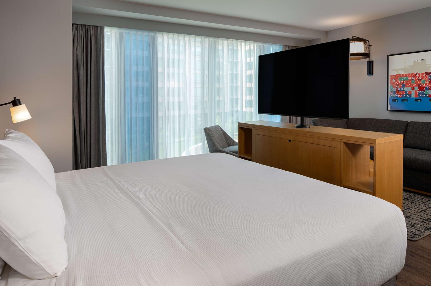 Hyatt-Place-Boston-seaport-district-Room-29