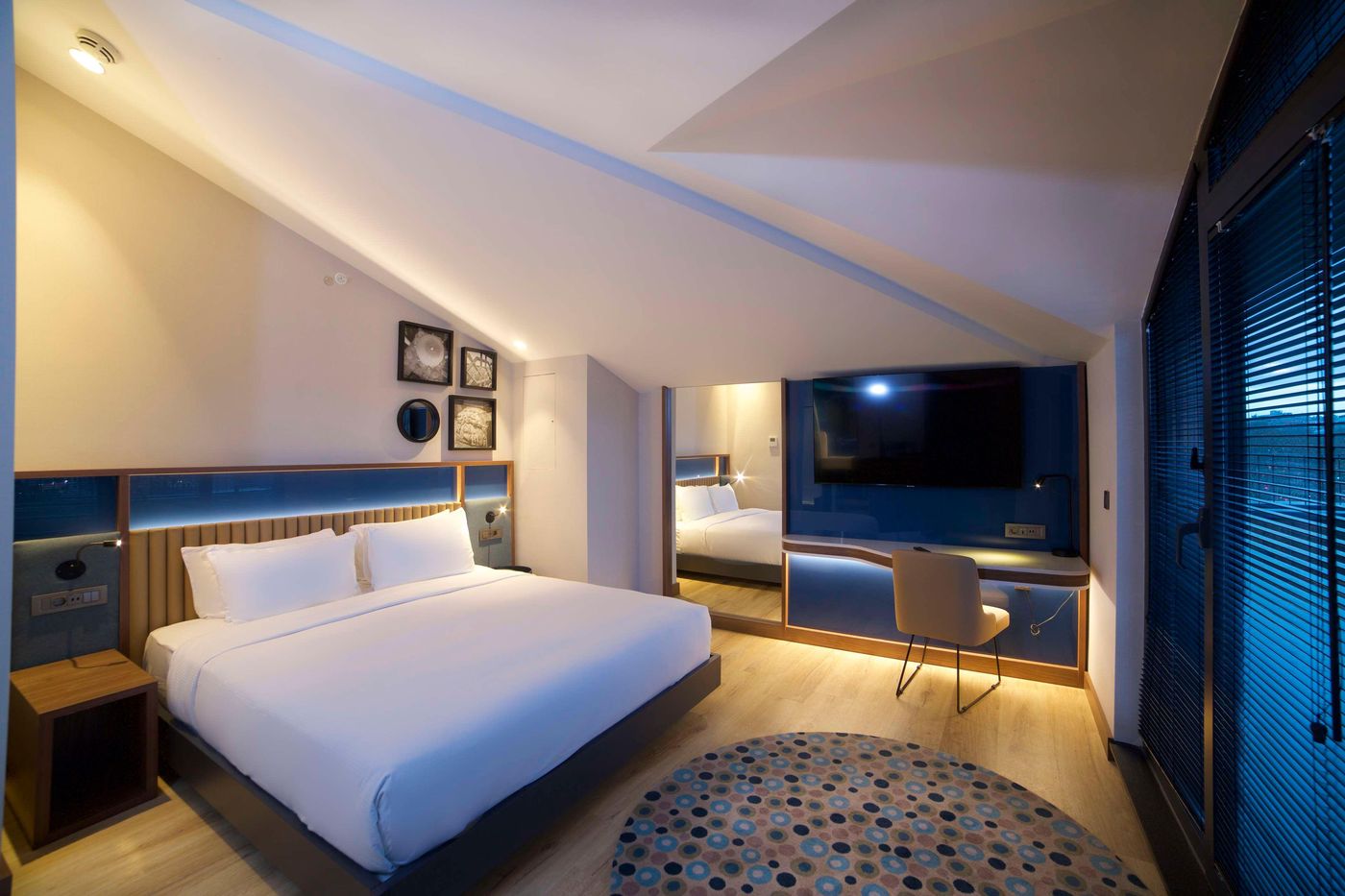 Hampton-by-Hilton-Istanbul-Old-City-Room-35