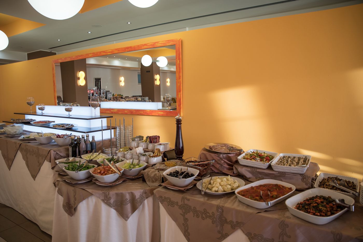 Hotel-Avalon-Sikani-Restaurant-33