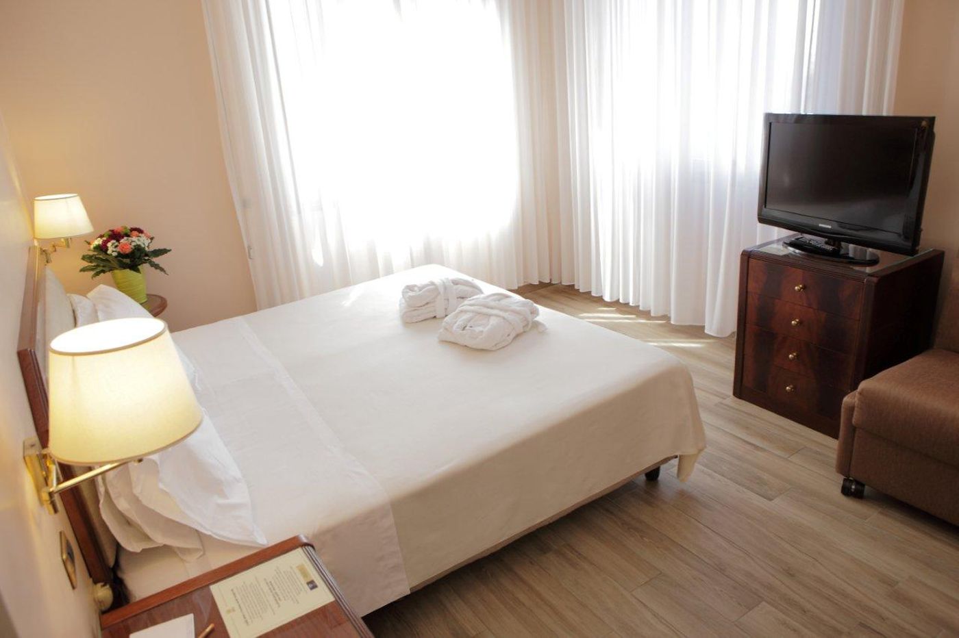 Bristol-Hotel-Room-6