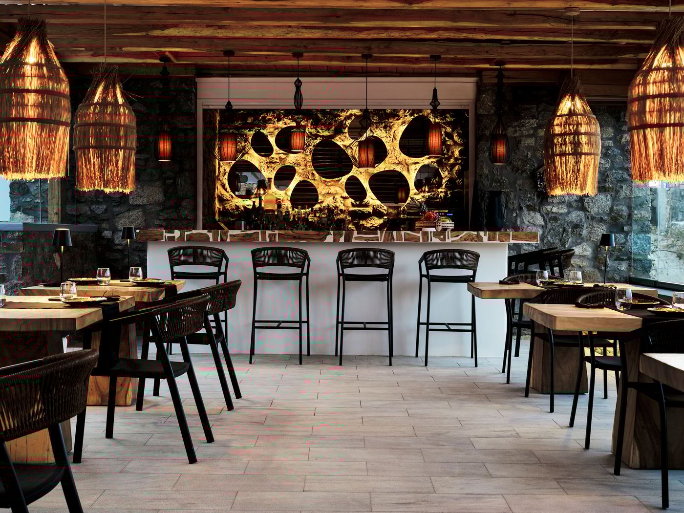 Mykonos-No5-Luxury-Suites---Villas-Restaurant-55