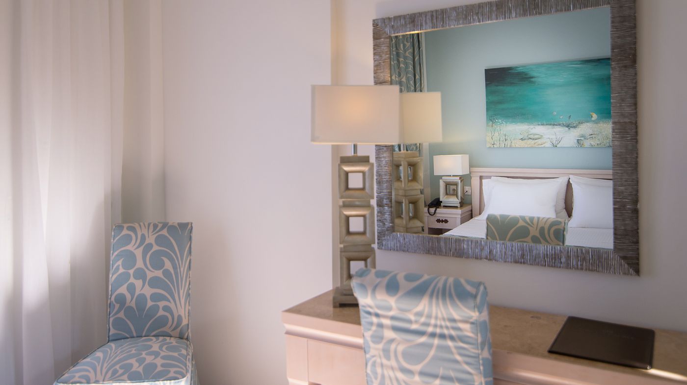 Flegra-Palace-Room-49