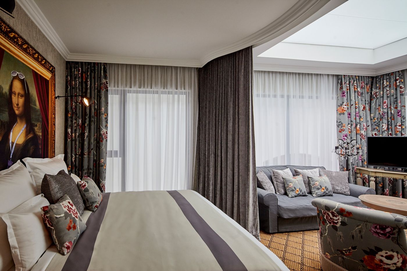 Mystery-Hotel-Budapest-Room-23