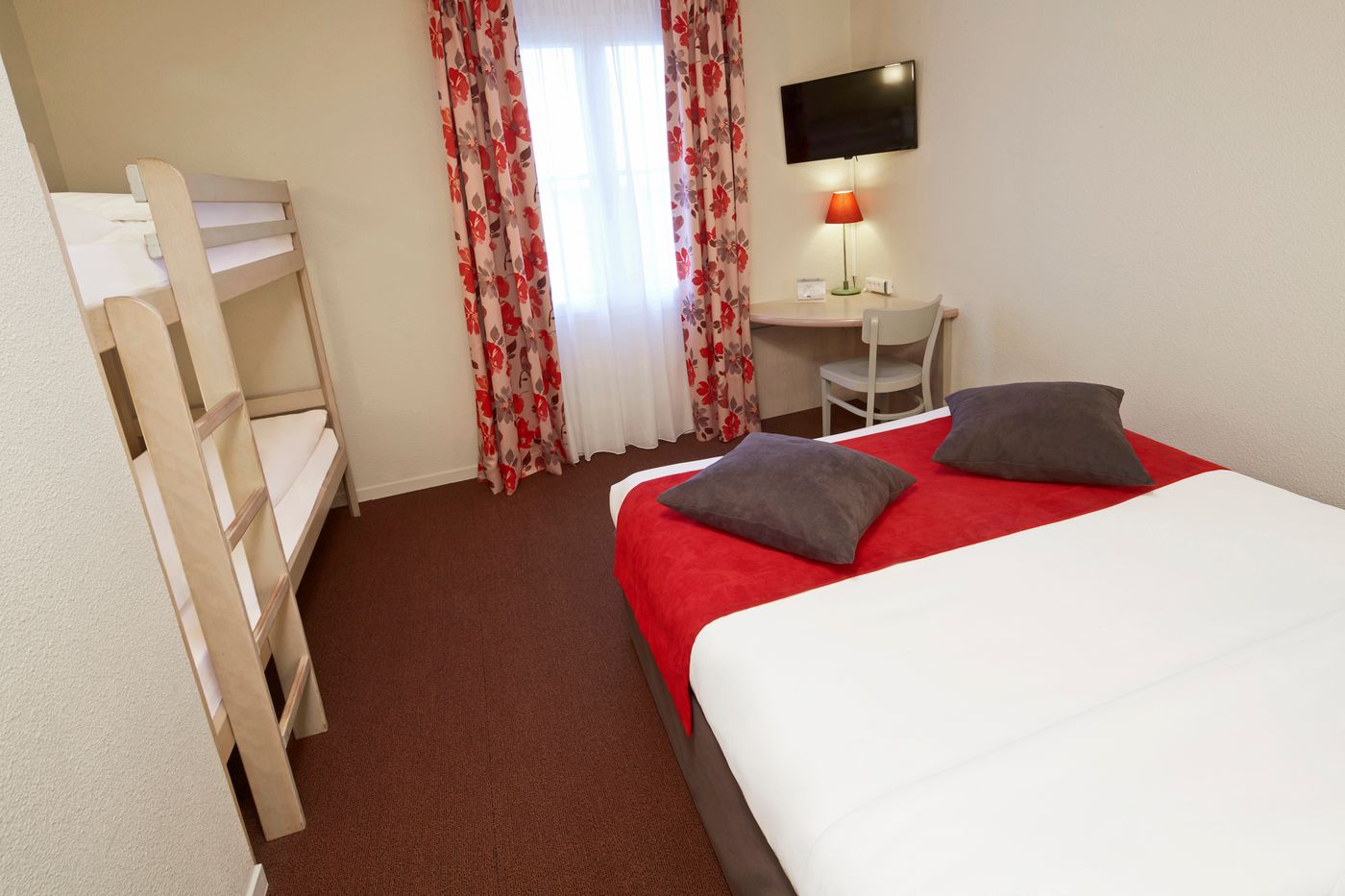 Campanile-Val-de-France-Ex-Kyriad-Disneyland-Room-18