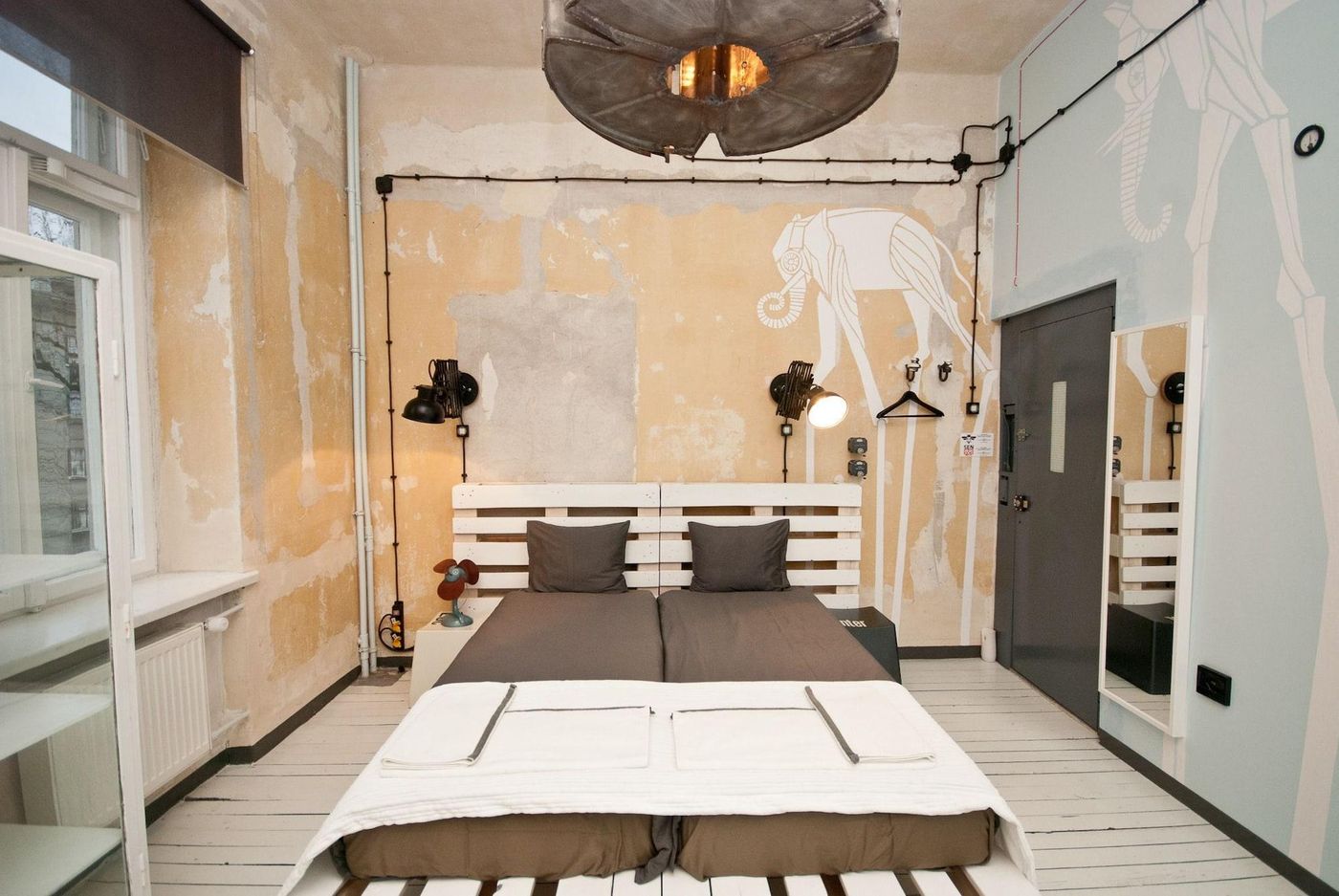 Sen-Pszczoly-Loft-Hotel-Room-5