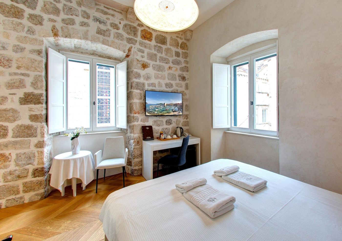 Guesthouse-Forty-Four-Room-15