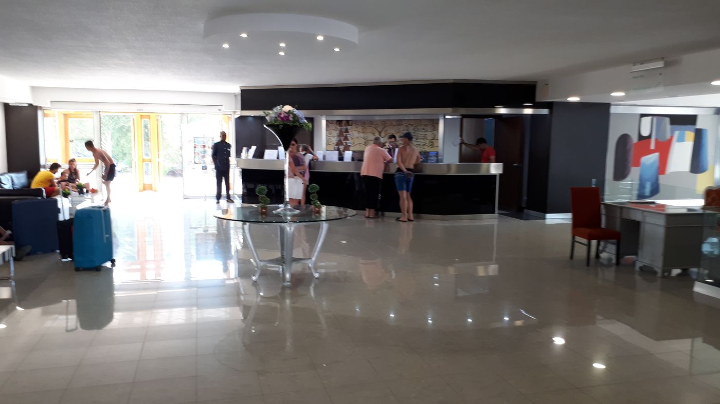 Dodeca-Sea-Resort-Lobby-49