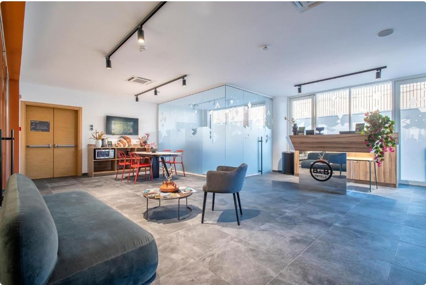 B-b-Hotel-Sassari-Lobby-16