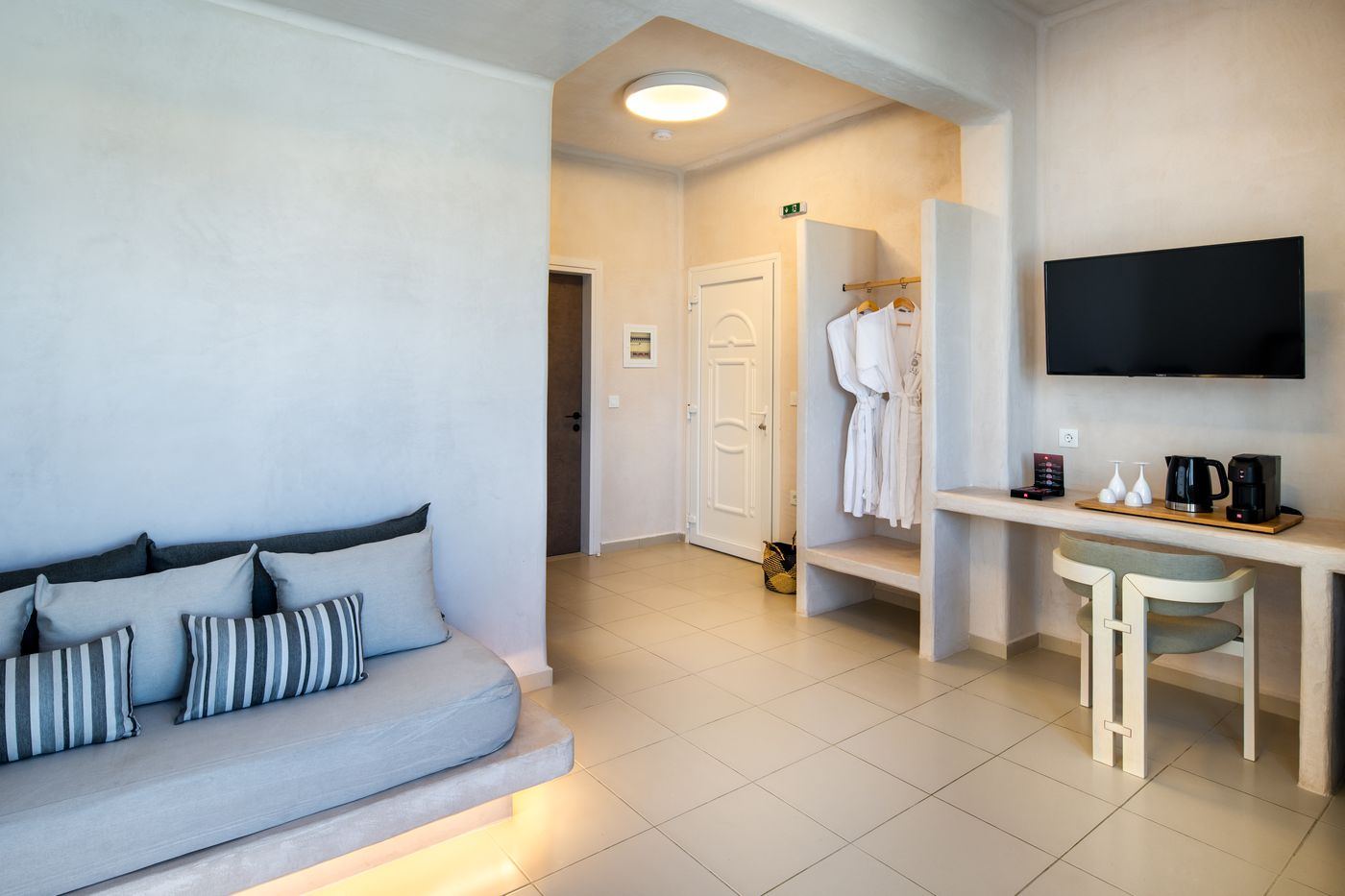 Aelia-Luxury-Suites-Room-26